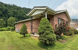 88 Sutton Bottom, Shelbiana, KY 41562
