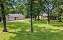 904 E Roodhouse Road, Roodhouse, IL 62082-4116