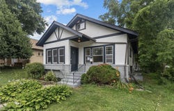 1714 Vincent Avenue N, Minneapolis, MN 55411