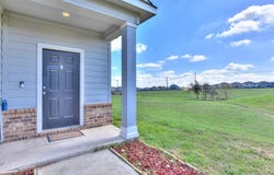 109 Helios Dr, Jarrell, TX 76537
