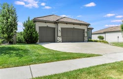 2029 NW Ashurst Drive, Lee's Summit, MO 64081