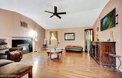10 7th Street, Aberdeen, NJ 07747