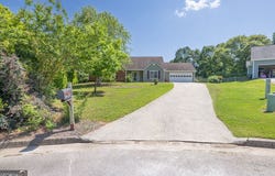 1490 TWIN MANOR, Loganville, GA 30052