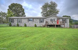 298 Rabbit Run Lane, Dryden, VA 24243