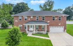 306 Essen Lane, Ballwin, MO 63021