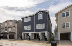 170 W 17th St, Ocean City, NJ 08226