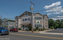 15-17 E Railroad Avenue, Middlesex, NJ 08846