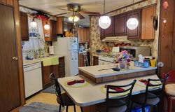 1067 Bayside Road, Elgin, IL 60123