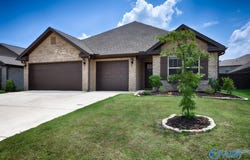 102 Barlow Way, Owens Cross Roads, AL 35763