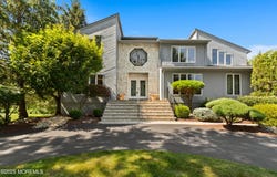 25 Whistler Way, Marlboro, NJ 07746