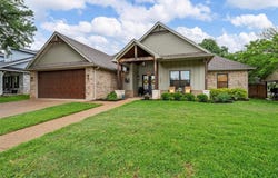 1204 N Davis Street, West, TX 76691