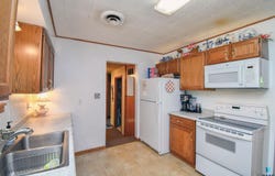 720 S Main St, Lennox, SD 57039-2207