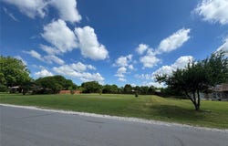 105 Elmwood Drive, Ovilla, TX 75154