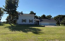 5740 W Montgomery, Camden, MI 49232