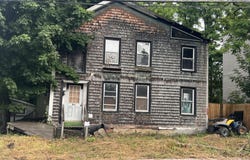 20 Voorhees Street, Amsterdam, NY 12010