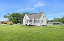 1900 S AIRPORT Road, Peoria, IL 61607