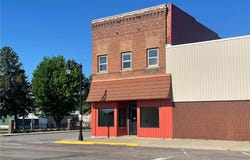137 1st Street SE, Fairfax, MN 55332