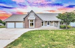 132 Timberlane Dr, Haysville, KS 67060
