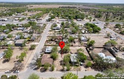 205 W Canales, Uvalde, TX 78801
