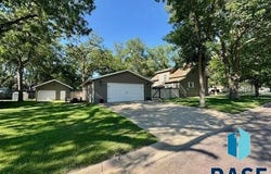 111 S 6Th  St, Beresford, SD 57004
