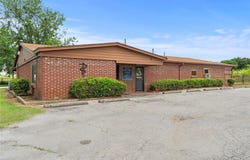 1404 S B Street, Henryetta, OK 74437