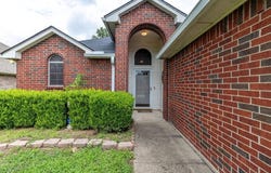 600 Hanover Drive, Waxahachie, TX 75165