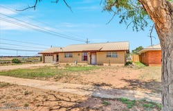 102 Eagle Avenue, Levelland, TX 79336