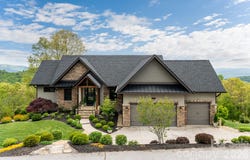 332 Summerset Drive, Hendersonville, NC 28792