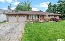 409 W ILLINOIS Street, New Berlin, IL 62670