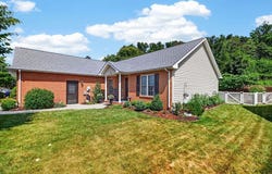 116 RED OAK DR, STAUNTON, VA 24401