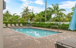 527 NW 17th St, Fort Lauderdale, FL 33311