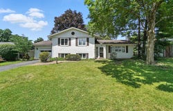 454 Ridgedale Drive N, Worthington, OH 43085