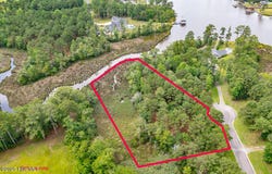960 Southern Plantation Drive N, Oriental, NC 28571