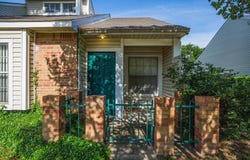 822 Creekside Drive, Lewisville, TX 75067