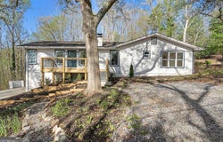 5985 Lakeside, Gainesville, GA 30506