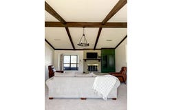 5204 Mansfield Road, Arlington, TX 76017