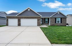 1018 Creekside Drive, Waterloo, IL 62298