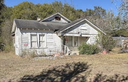 3226 County Road 247, Schulenburg, TX 78956