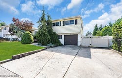 27 Holly Street, Old Bridge, NJ 08857
