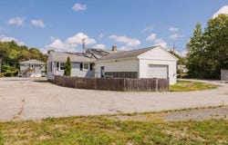 817 State Rd, Westport, MA 02790