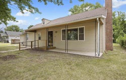407 S 6th St, Sterling, KS 67579