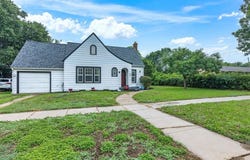 605 W Crockett Street, Ennis, TX 75119