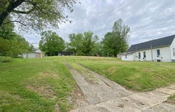 119 E 4th Avenue, Central City, KY 42330