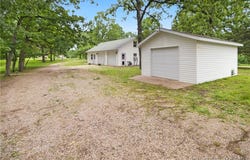 29 Prater Road, Eldon, MO 65026