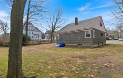 234 Foster St, Lowell, MA 01851
