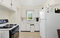 13577 Cedar Road, University Heights, OH 44118