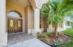 1833 HILLCREST STREET, TARPON SPRINGS, FL 34689