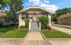 8829 Parrish Avenue, Highland, IN 46322