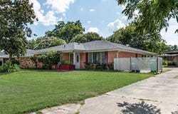 1109 Elmwood Street, Gainesville, TX 76240