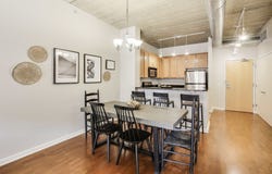 647 Metropolitan Way, Des Plaines, IL 60016